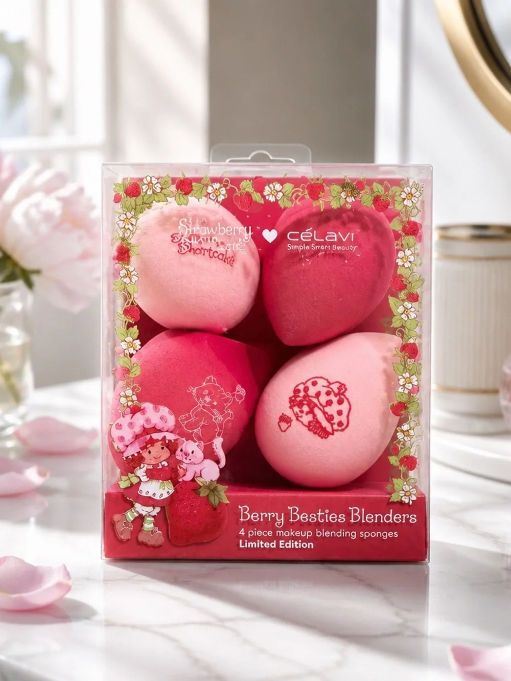 Célavi x Strawberry Shortcake Berry Besties Makeup Blender Set NWT
